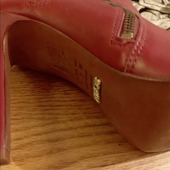 SCHUTZ Red Frost Leather Ankle Booties Gold Zipper - Picture 6 of 7